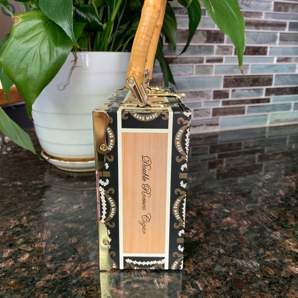 Purse - Picture 3 of 5